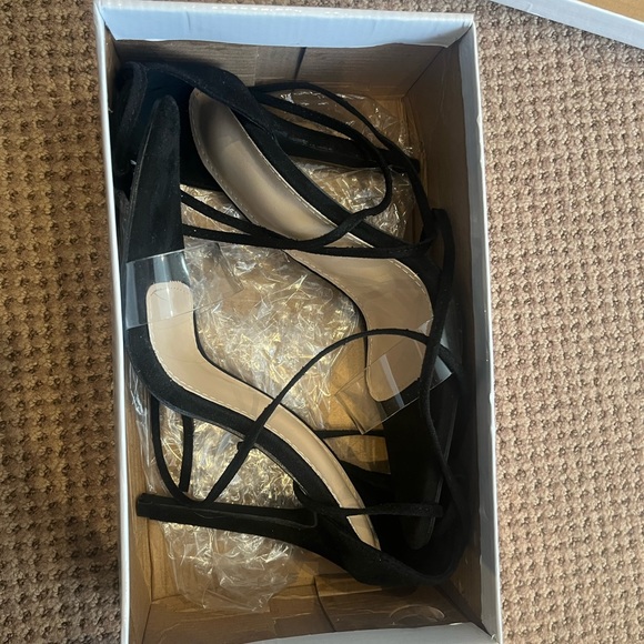 Clear band stiletto heel black lace up - Picture 5 of 5